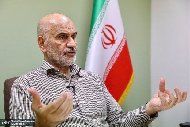 «فرشاد مؤمنی: سیاست ارزی در خدمت تضعیف تولید است» — تصویر پیوست